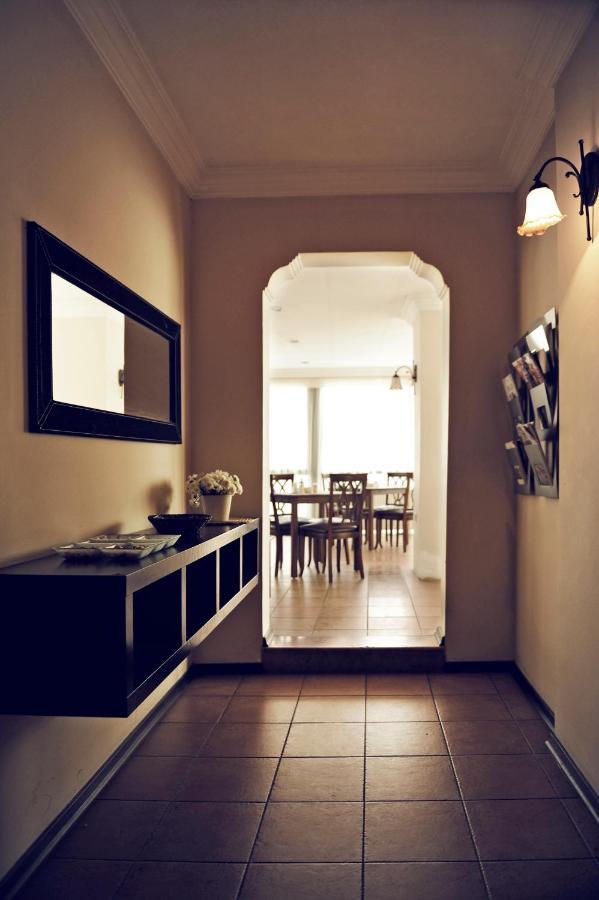 Uestuen Hotel Alsancak Измир Экстерьер фото