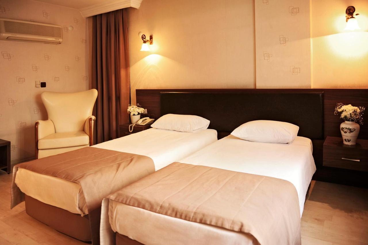 Uestuen Hotel Alsancak Измир Экстерьер фото