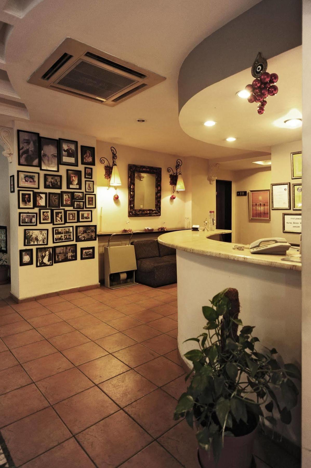 Uestuen Hotel Alsancak Измир Экстерьер фото